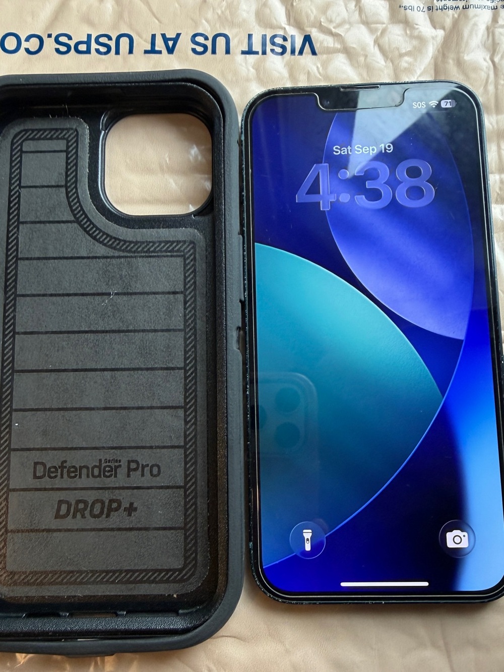 iPhone 14 128GB Unlocked - 81% Battery